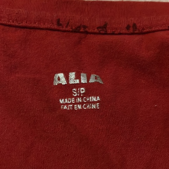 Red T-Shirt from Alia. - Picture 4 of 4